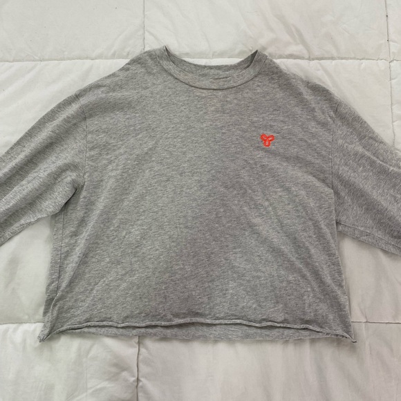 TNA Heather Gray Cropped Long Sleeve Tee - Picture 2 of 4